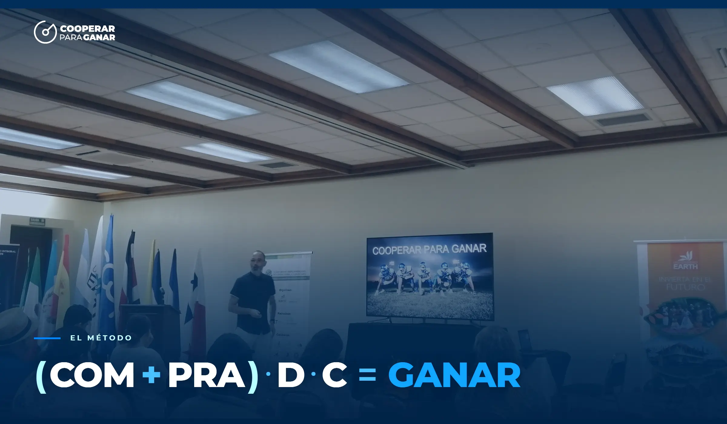 Responsable de equipo dando una charla